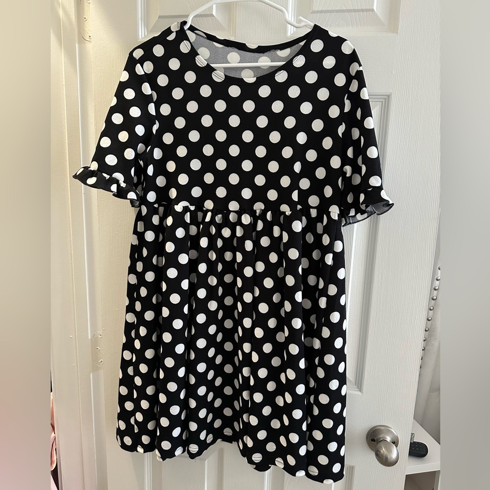 Amazon. Dress. Size small. Black and white polka dot.